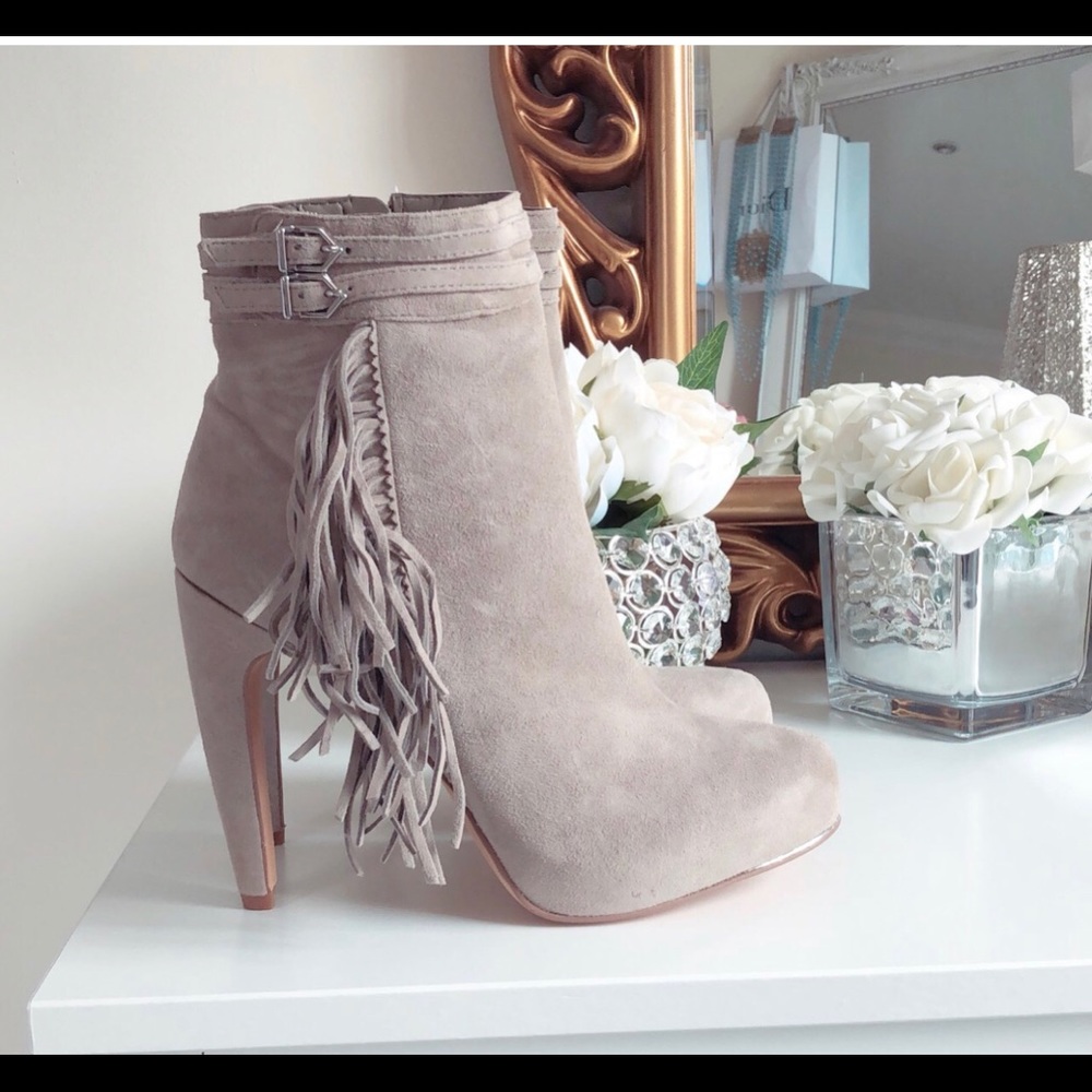 Sam Edelman “Keegan” Suede Taupe Boots